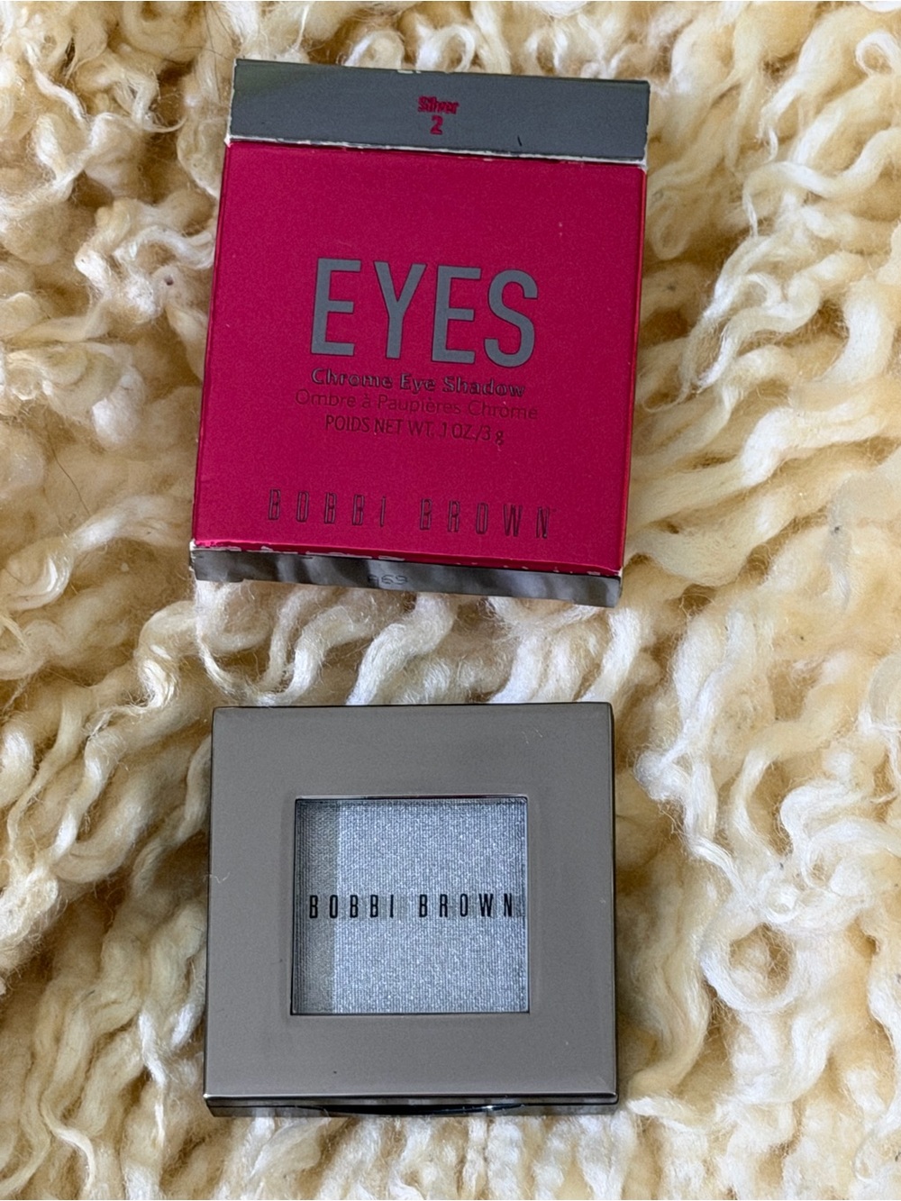 Bobbi Brown Chrome Eyeshadow Compact in Silver